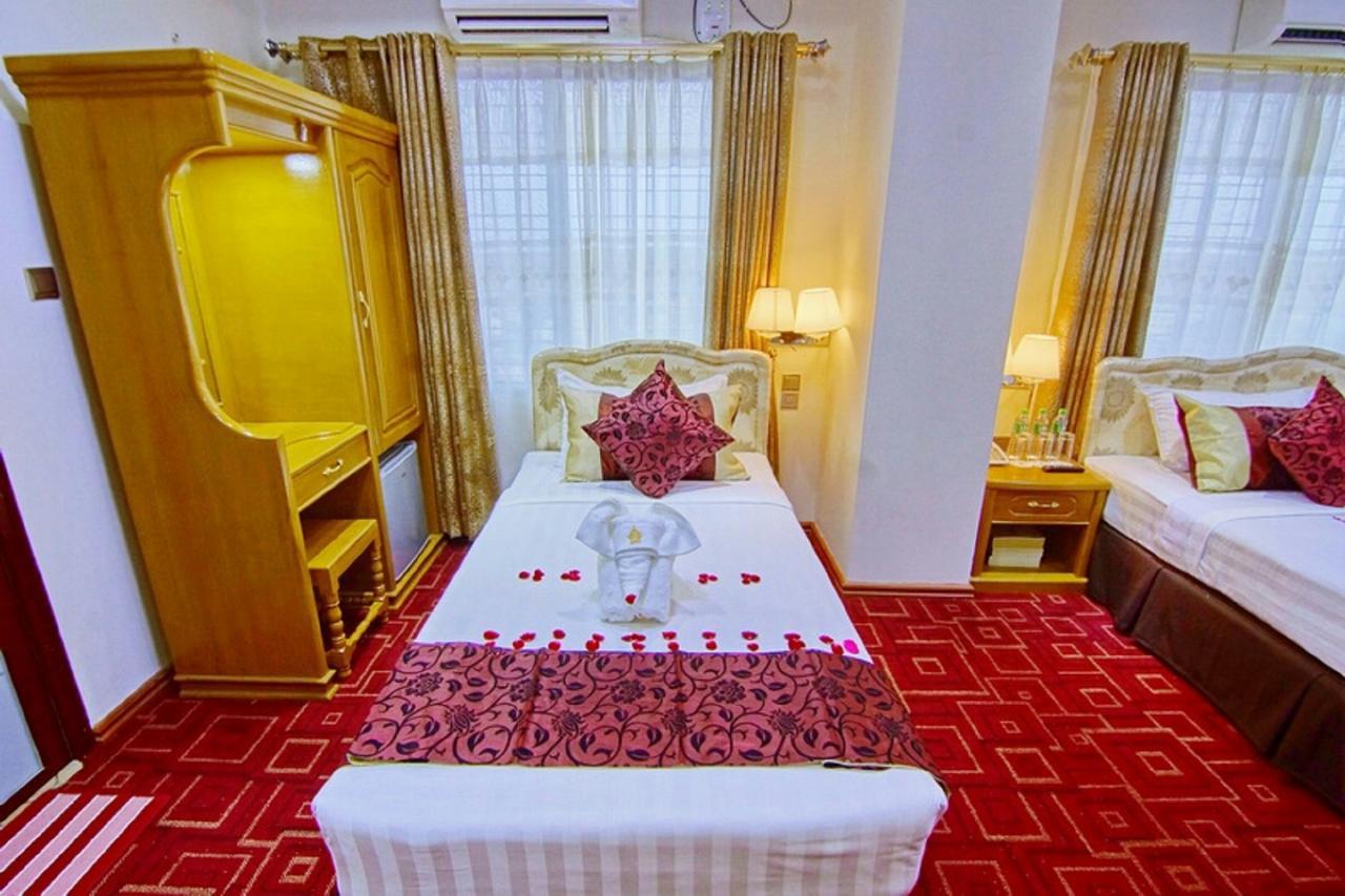 Myat Nan Yone Hotel Mandalay Exterior photo