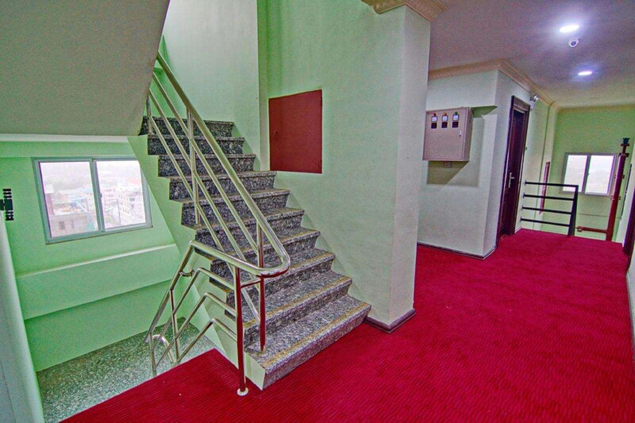 Myat Nan Yone Hotel Mandalay Exterior photo