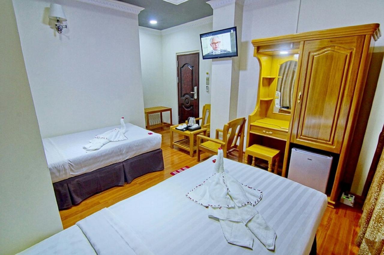 Myat Nan Yone Hotel Mandalay Exterior photo